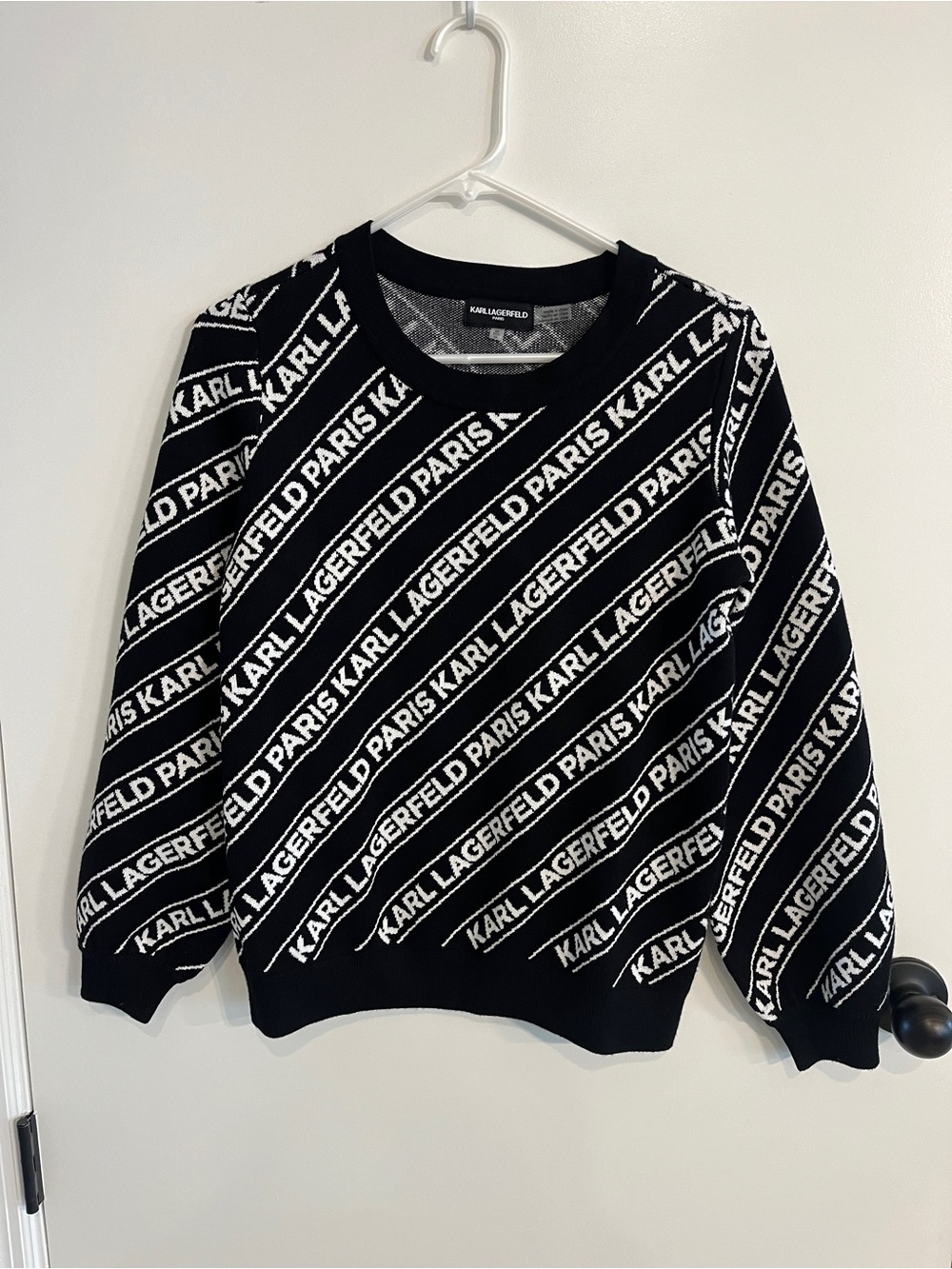 Women’s size XS Karl Lagerfeld Paris Diagonal All Over Print Sweater
